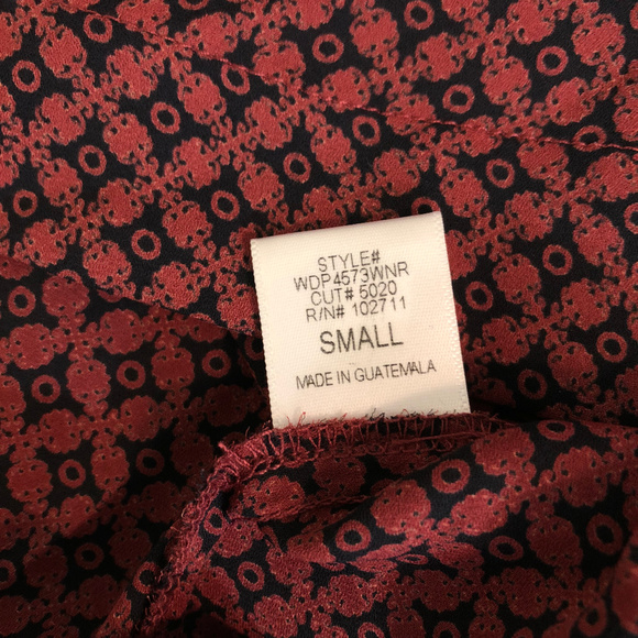 Harlowe & Graham Sleeveless Geo Printed Blouse - Picture 6 of 7